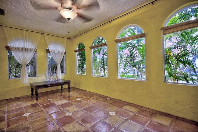 Building Photo - 409  35th Street