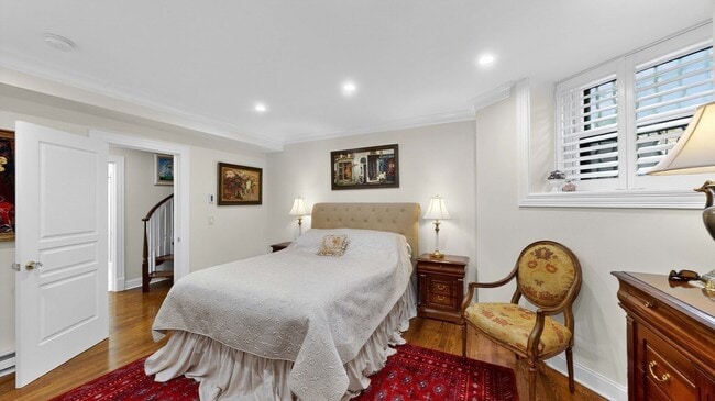 Building Photo - 461 Beacon St
