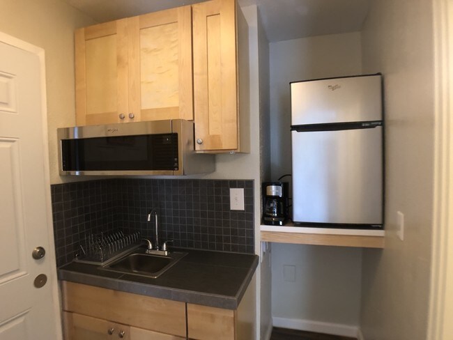 Building Photo - 44-145-145 Laha St