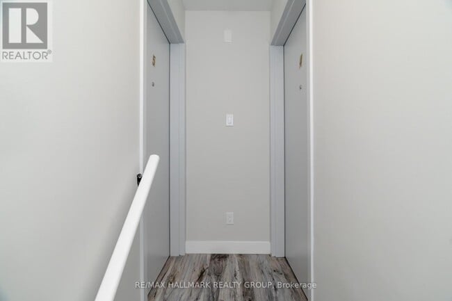 Building Photo - 261 Somerset St. E