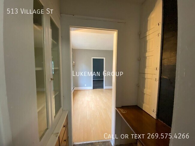 Foto del edificio - 513 Village St