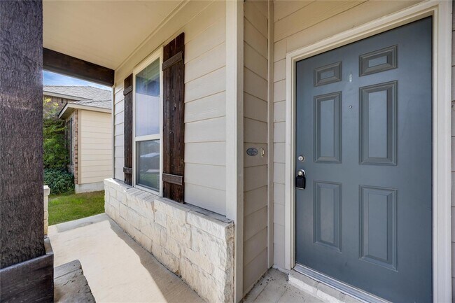 Foto del edificio - 524 Coffee Berry Dr