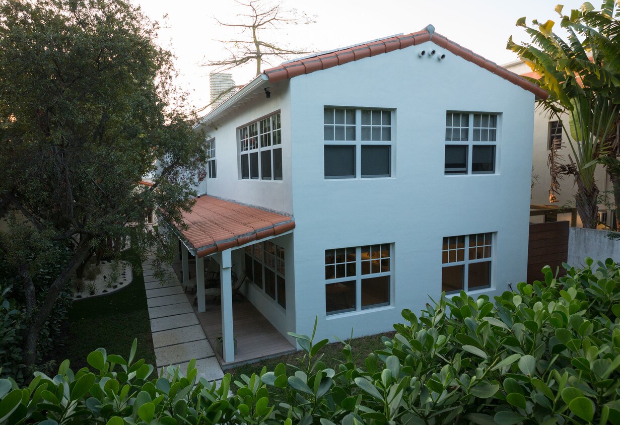 326 Meridian Ave, Miami Beach, FL 33139 Apartments 326 Meridian Ave