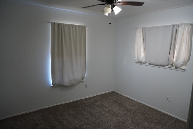 Building Photo - 223 Michelle Dr