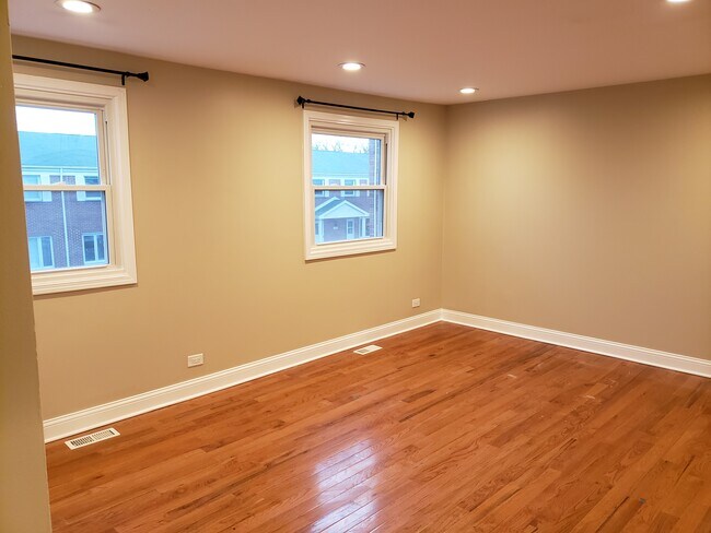 Building Photo - 2128 Rugen Rd