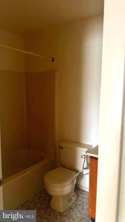 Building Photo - 610 S Cedar Ln