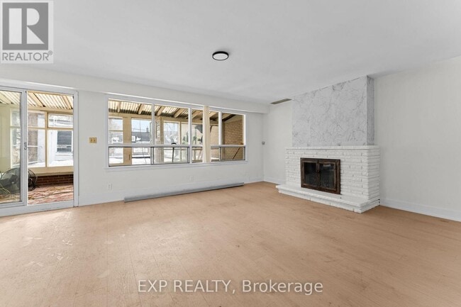 Photo du bâtiment - 1558 Queen St E