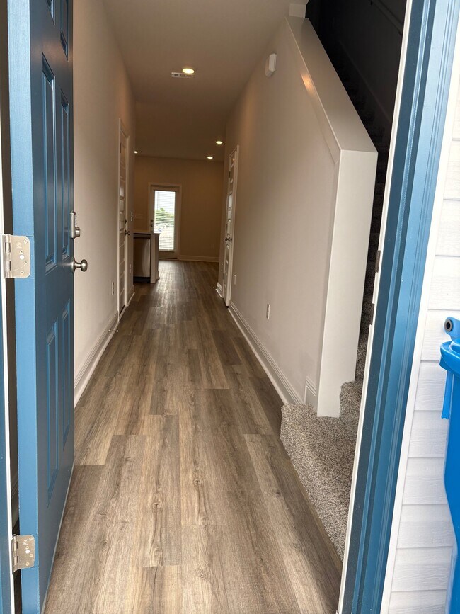 Foto del edificio - 4051 Pendragon Cir