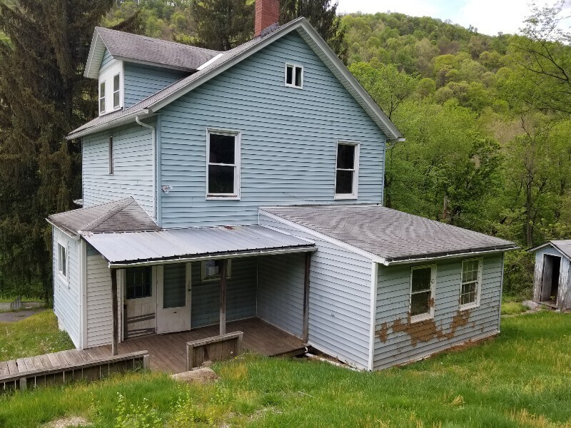 Primary Photo - 186 Riverview Dr