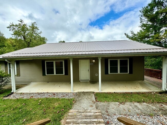 Building Photo - 1560 Harding Rd