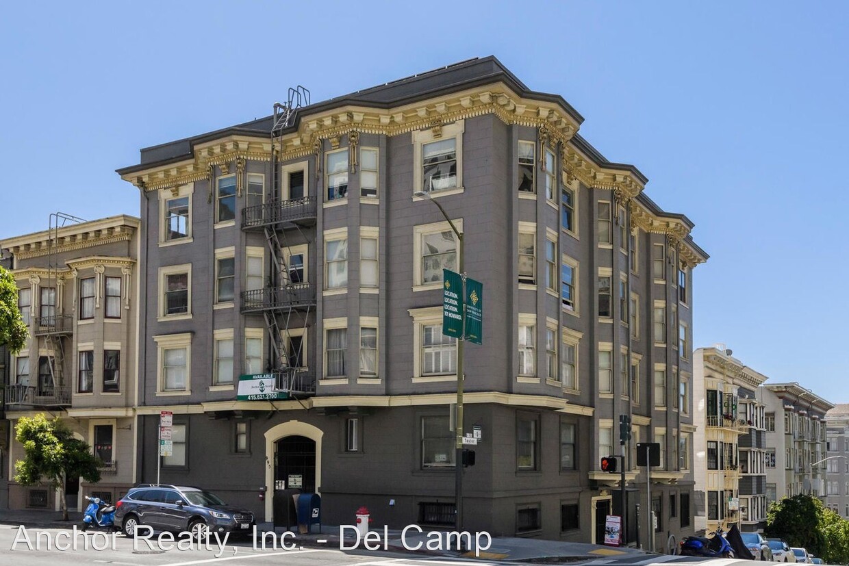 Primary Photo - 995 Pine St