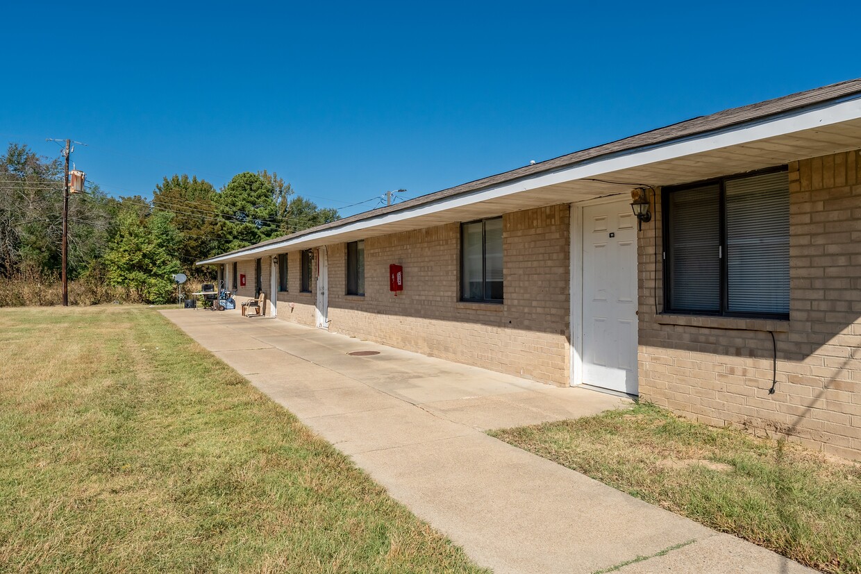 Primary Photo - Pecan Estates