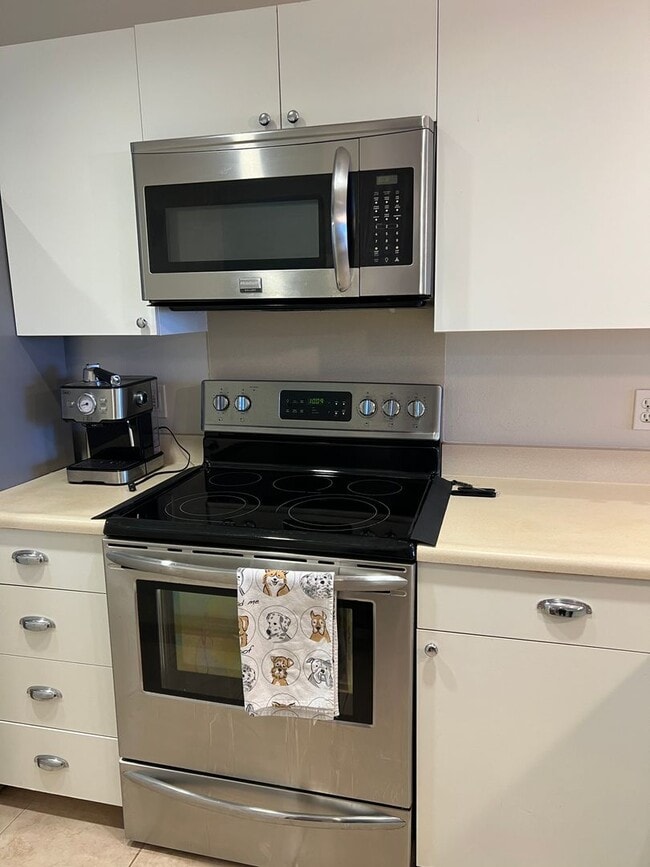 Building Photo - Napili - 2 bedroom/2 bath fully furnished,...