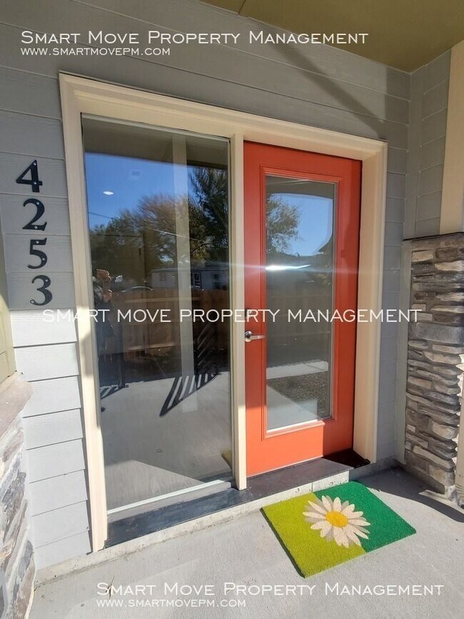 Foto del edificio - 4253 Reed St