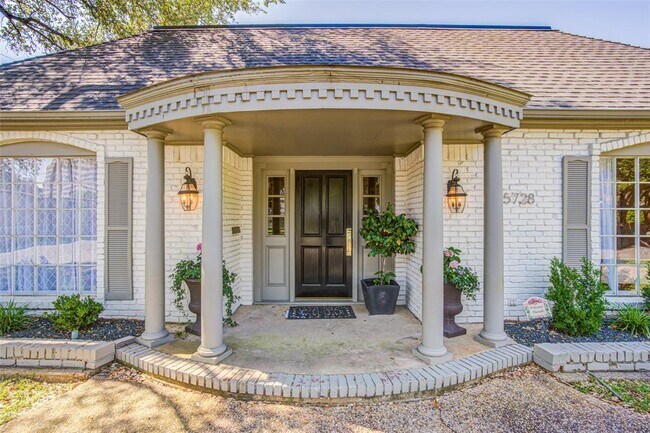Foto del edificio - 5728 Surrey Square Ln