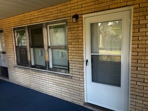 Building Photo - 8831 Schneider Ave
