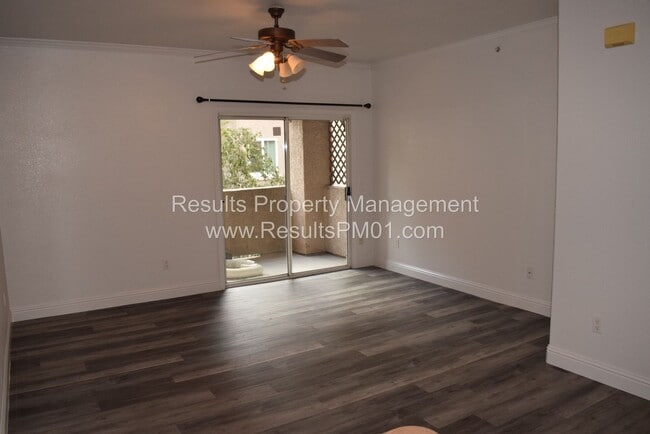 Building Photo - 1 Bed 1 Bath Roseville Condo Garage Attached