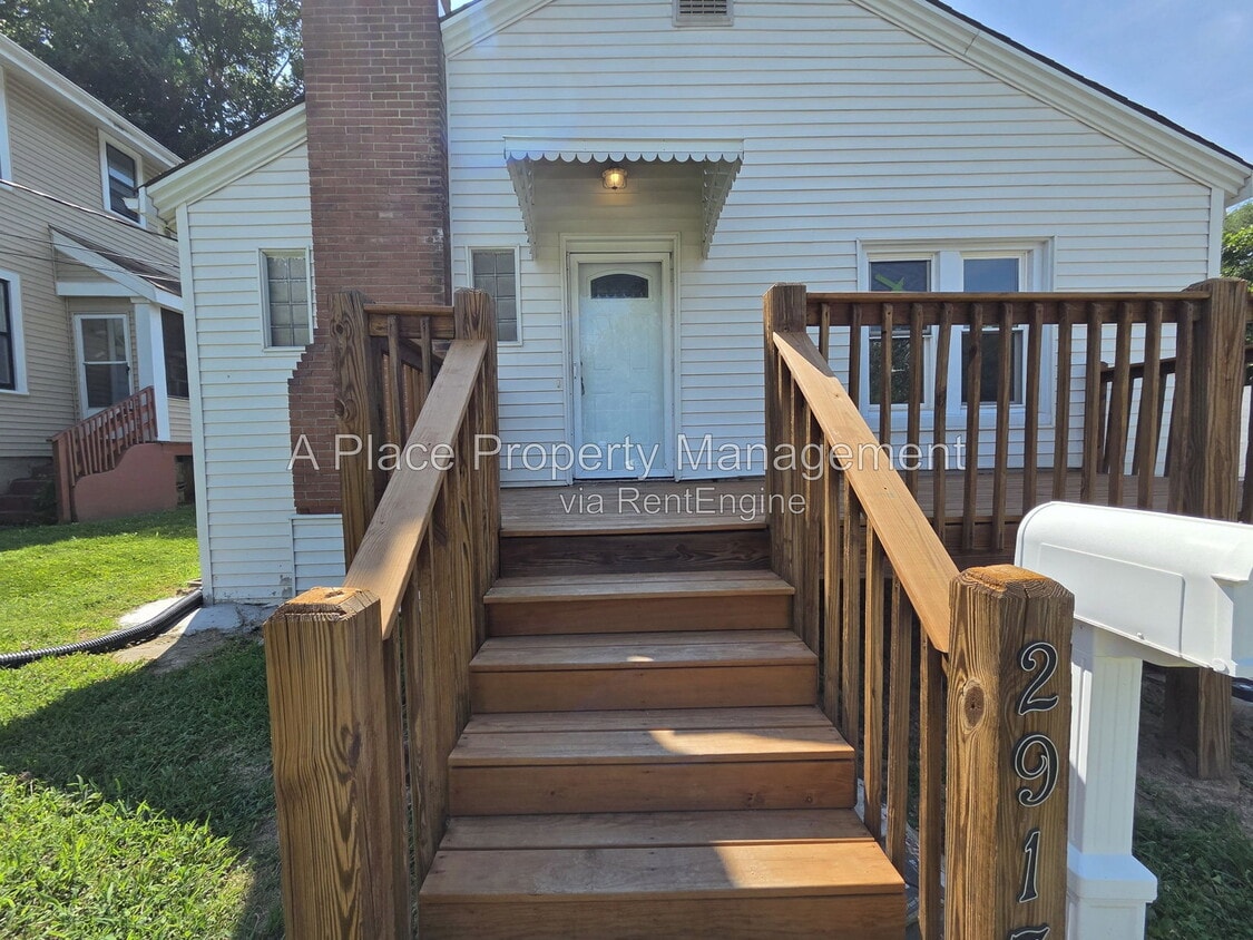 Building Photo - 2917 Kincaid Ave
