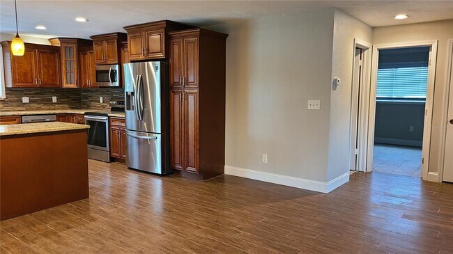 Building Photo - 1718 Cardinal Dr