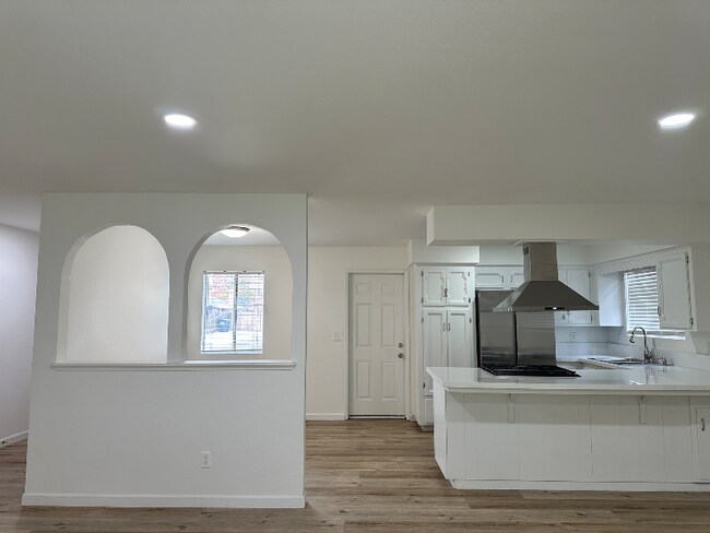 Foto del edificio - 1038 S Kent Ct