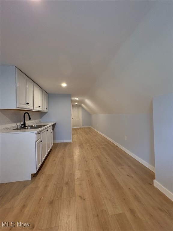 Building Photo - 946 E 79th St