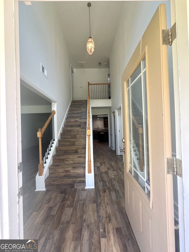 Building Photo - 4201 Kenwood Trail