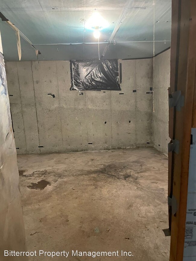 Building Photo - 2 br, 1 bath House - 320 South Grove Street