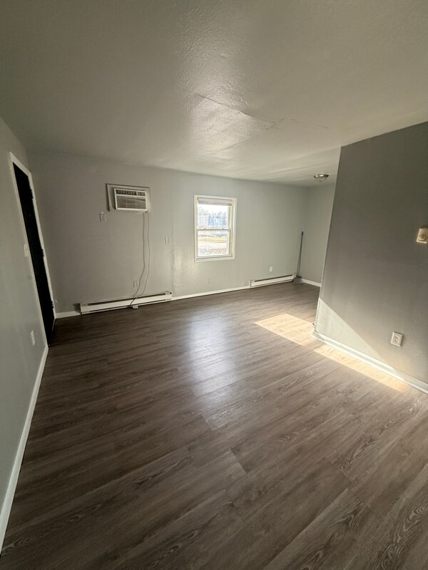 Foto del edificio - 1323 Imperial Ct