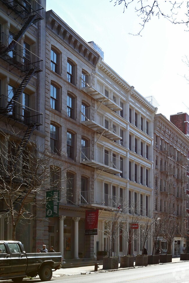 Building Photo - 427-429 W Broadway