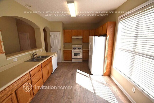 Building Photo - 127 Silver Arrow Cir