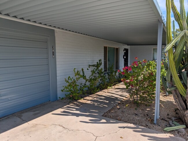 Building Photo - Arcadia Area 3/2 with Garage and Large Bac...