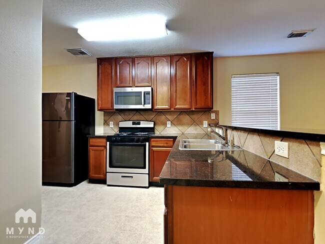Building Photo - 635 Ashlen Dr