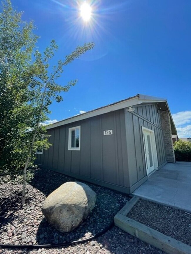 Foto del edificio - Beautiful Country Townhome!