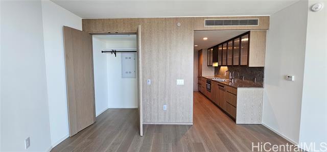 Building Photo - 1000 Auahi St