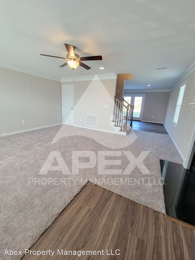Building Photo - 3 br, 2.5 bath House - 1201 Sky Top Lane