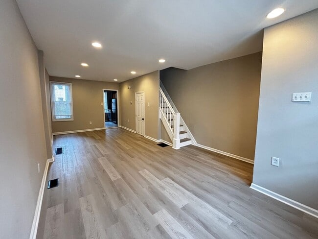 Building Photo - Charming 3 Bedroom Rehab