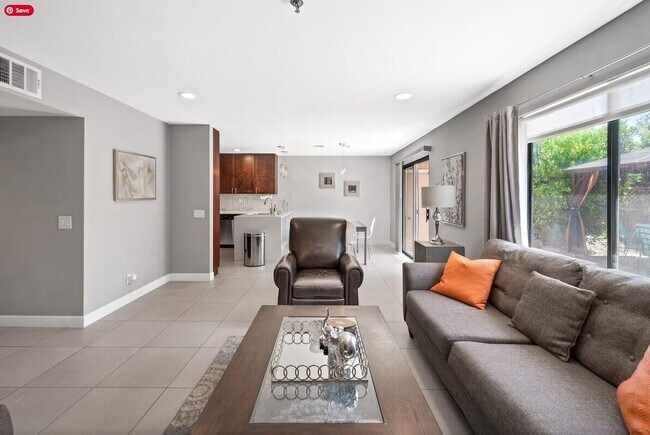 Foto del edificio - 43376 Cook St