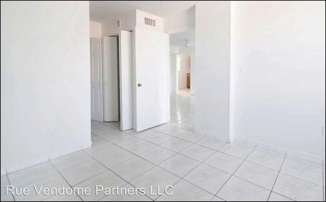 Foto del edificio - 2 br, 2 bath Apartment - 6960 Rue Vendome