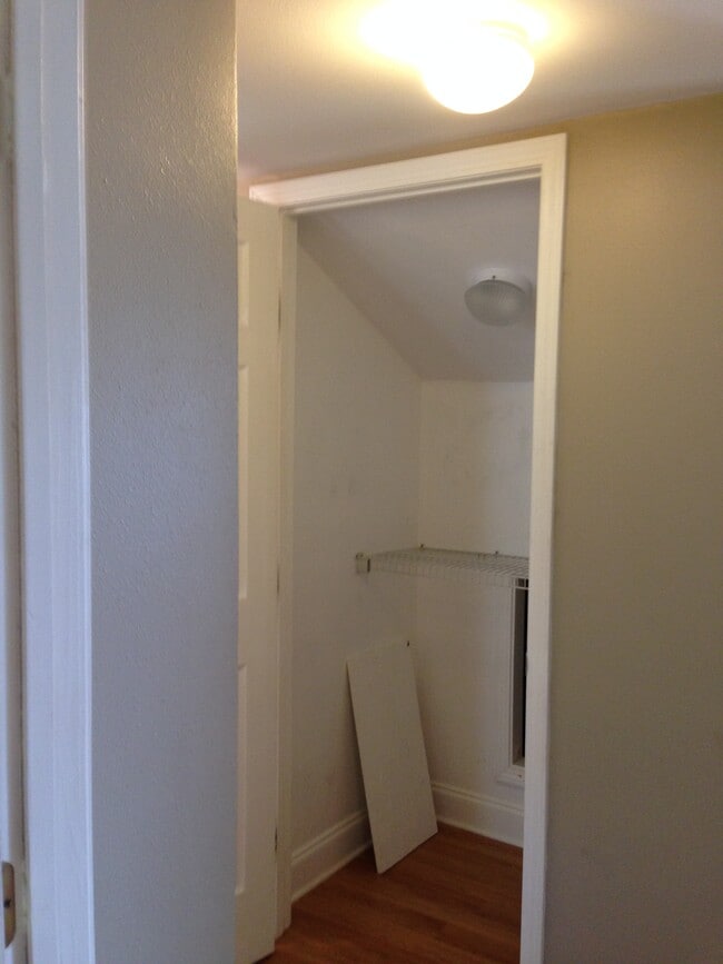 Building Photo - 6237 Waldo Dr