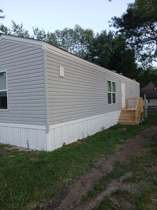 Foto del edificio - 920 E North St