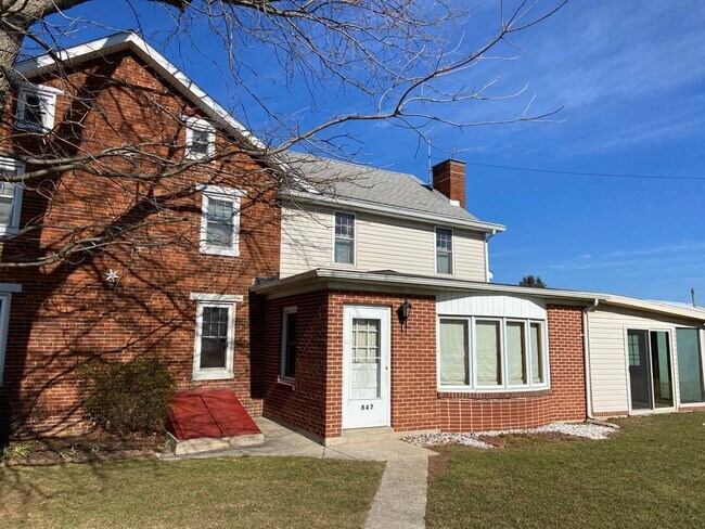 Building Photo - Single Family Home