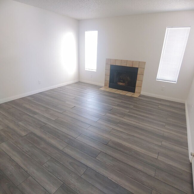 Building Photo - 1884 Nebula Dr