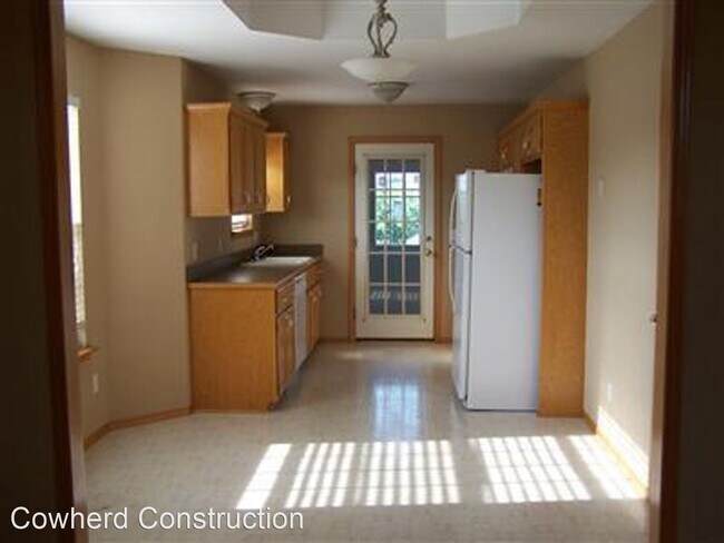 Building Photo - 3 br, 2 bath House - 751 W Juniper