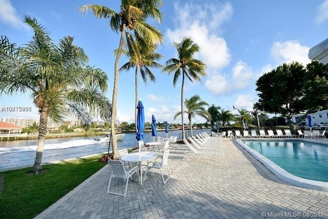 Foto del edificio - 6207 Bay Club Dr