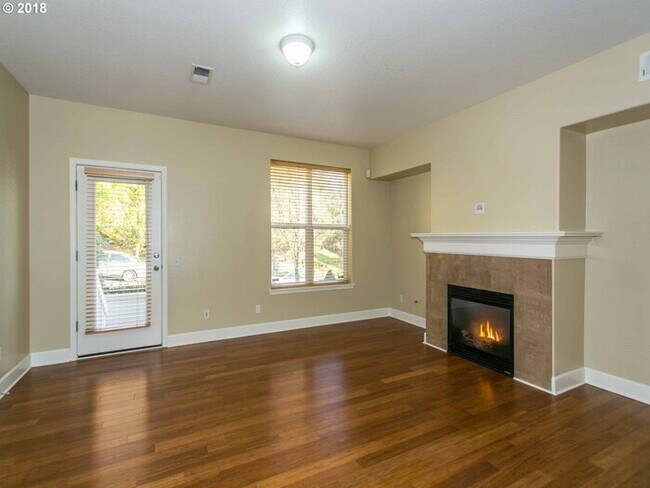 Building Photo - 2872 NW Kennedy Ct