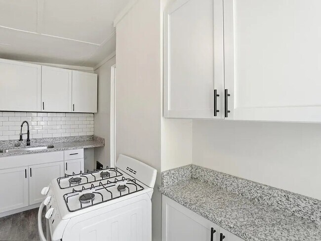 Foto del edificio - 4569 N Edgewood Ave