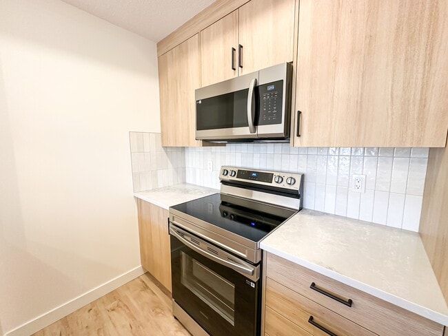 Building Photo - 20983 Seton Way SE