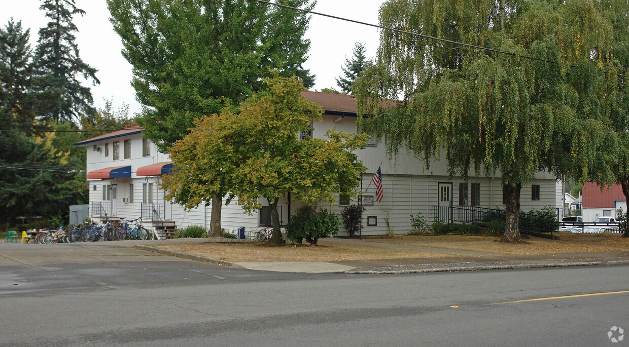 Foto principal - 1901 Front St NE
