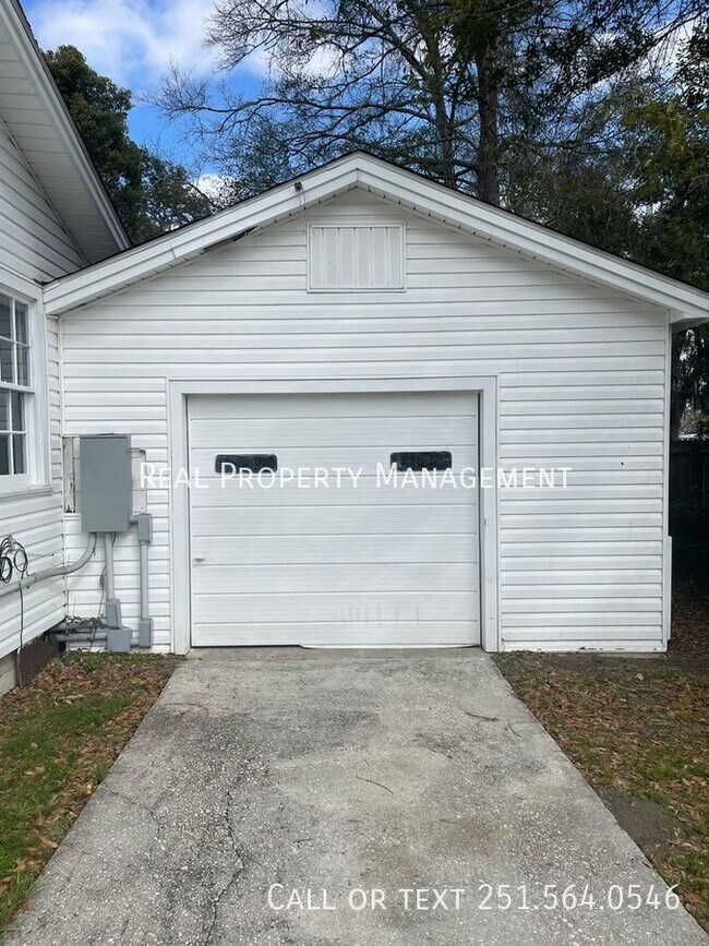 Foto del edificio - 2456 McLaughlin Dr