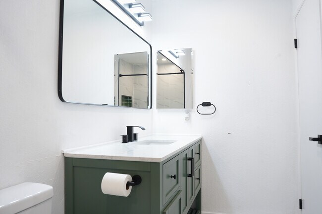 Master Bath - 3641 Clayton Rd